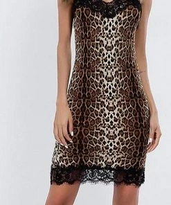 Korting ? Merkloos Sexy Luipaard Print Nachtjurkje Met Zwart Kant | Maat 42 | Sexy Dames Lingerie ? 15 Korting ? Merkloos Sexy Luipaard Print Nachtjurkje Met Zwart Kant | Maat 42 | Sexy Dames Lingerie ? -Zyba Shop 486x840 1