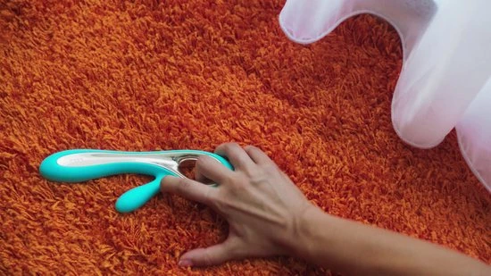 Goedkoop ? LELO LILY 2 Persoonlijke Stimulator Voor Vrouwen Plum, Draadloos Extern Stimulatiesysteem, Waterbestending En Herlaadbaar ⭐ 2 Goedkoop ? LELO LILY 2 Persoonlijke Stimulator Voor Vrouwen Plum, Draadloos Extern Stimulatiesysteem, Waterbestending En Herlaadbaar ⭐ - Afbeelding 2