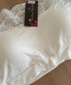 Goedkoop ? Merk Onbekend Mooi Bustie, Bustin, Buster, Bustier, Korte Topje In WIT Kleur, Zachte Viscose, Kant, Open Schouders, Elastisch Maat Cup A, 60-100cm ? -Zyba Shop 550x550 210