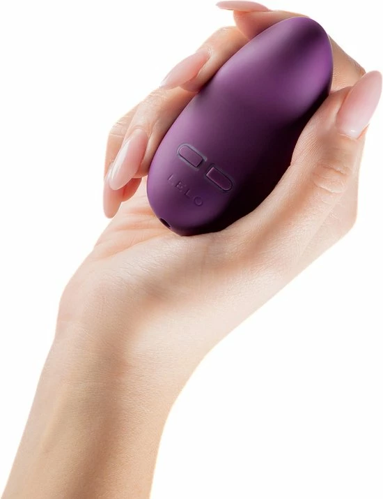 Goedkoop ? LELO LILY 2 Persoonlijke Stimulator Voor Vrouwen Plum, Draadloos Extern Stimulatiesysteem, Waterbestending En Herlaadbaar ⭐ 8 Goedkoop ? LELO LILY 2 Persoonlijke Stimulator Voor Vrouwen Plum, Draadloos Extern Stimulatiesysteem, Waterbestending En Herlaadbaar ⭐ - Afbeelding 8